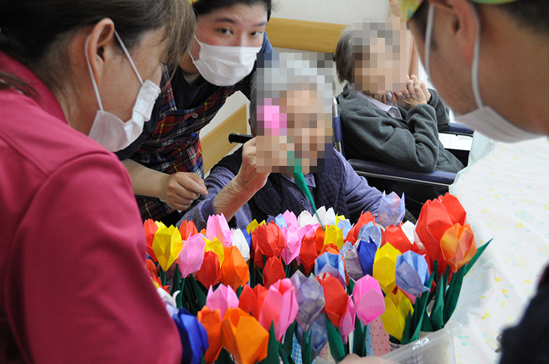 4月行事「チューリップ祭りカエル釣り」