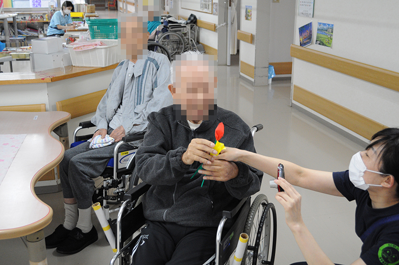 4月行事「チューリップ祭りカエル釣り」