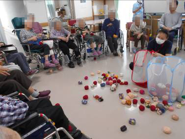 6月行事「カエル釣り」